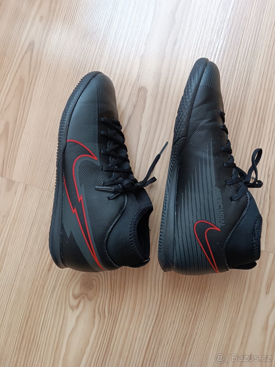 Sportovní boty černé - vel. 38