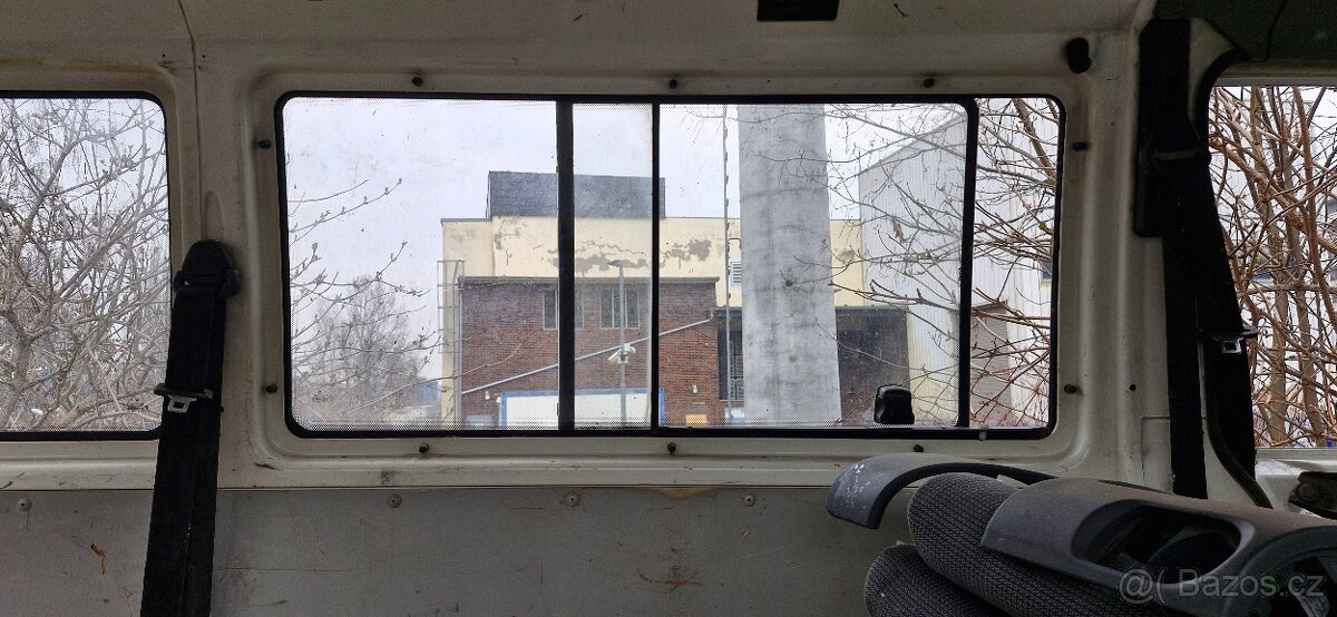 Zadni okno sklo soupaci okno vw transporter t4