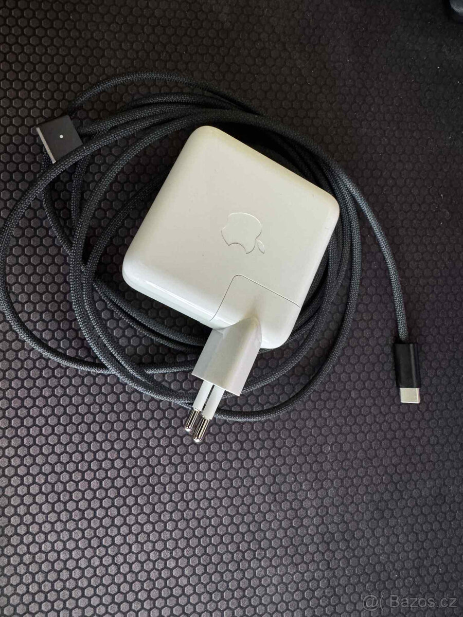 Adapter (nabiječka) k MacBook M4 PRO , 70W