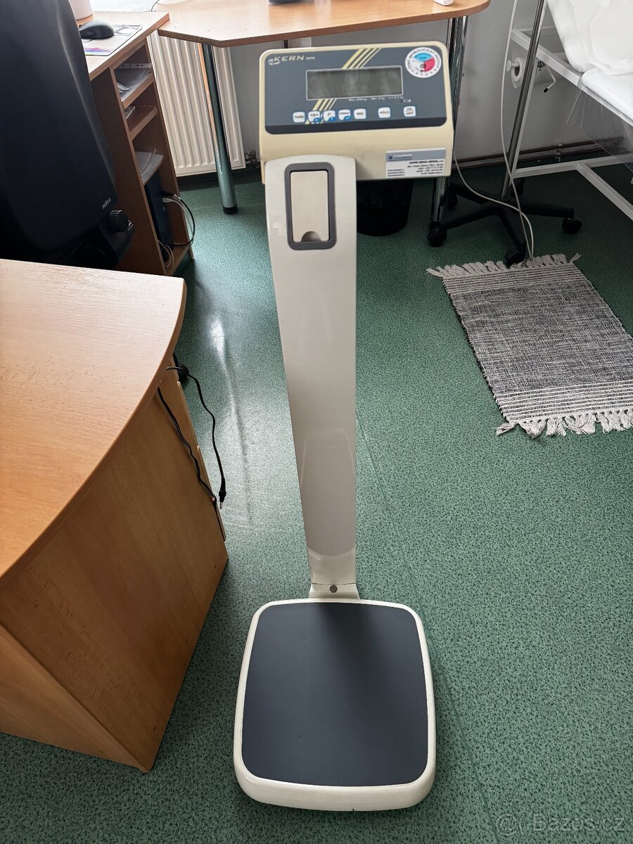 Profesionální osobní váha KERN
