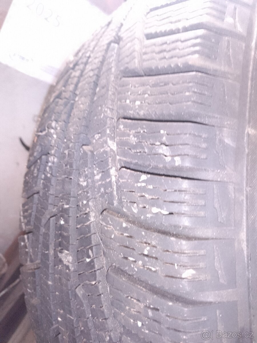 Ultra Zimní pneumatiky 215/55/17 Nokian hakkapellita R