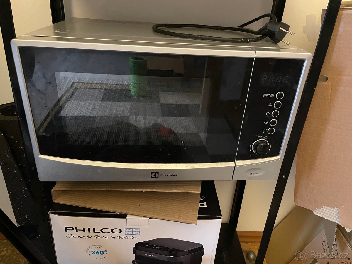 Mikrovlnná trouba s grilem