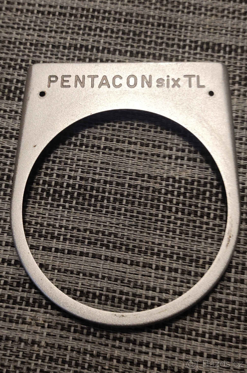 Pentacon Six Čelní štít maska kryt