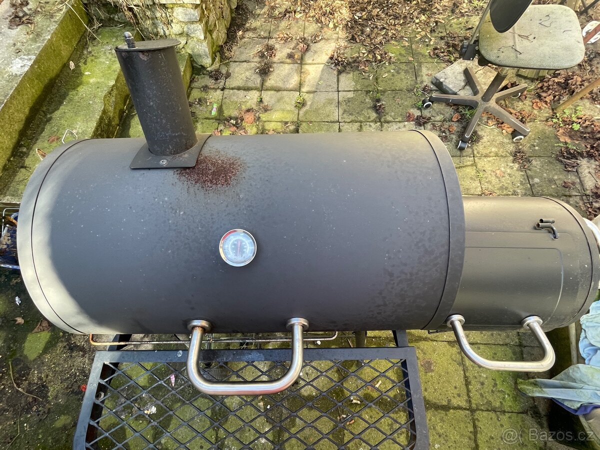 Prodám offsetový gril a udírnu