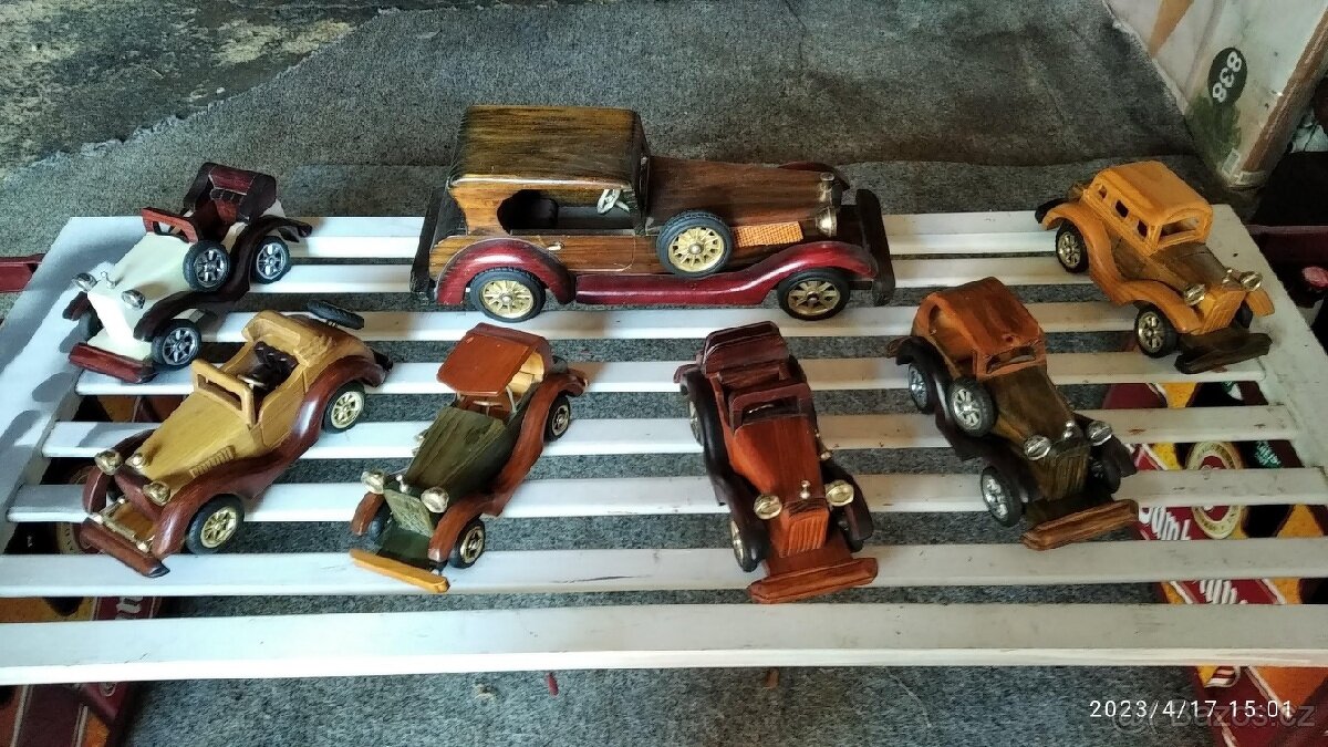 Dřevěné modely aut