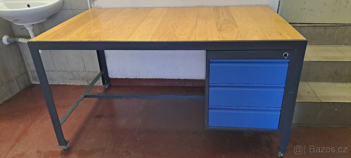 Dílenský pracovní stůl s boxem na nářadí, 3 zásuvky