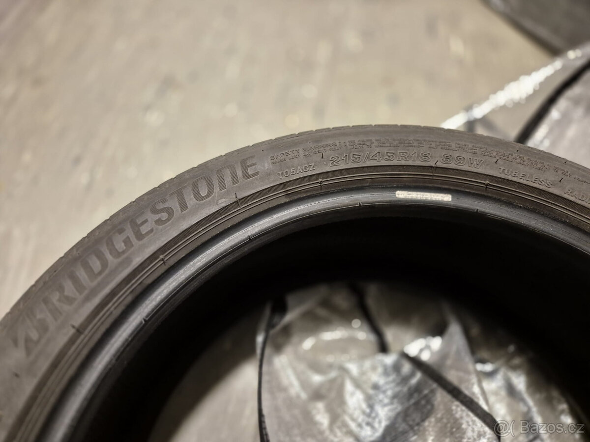 Mazda 3 - sada letních pneumatik Bridgestone 215/45R18 89W