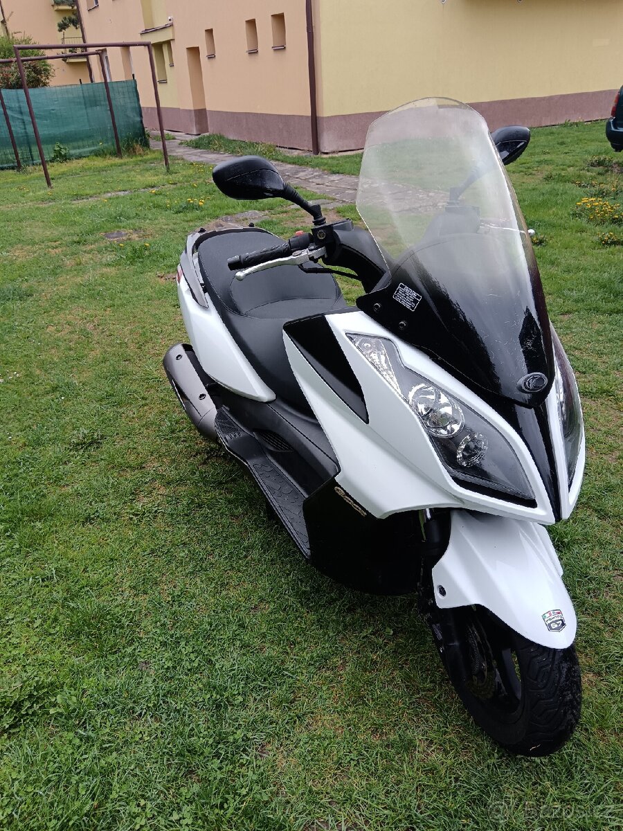 Kymco Downtown 300i
