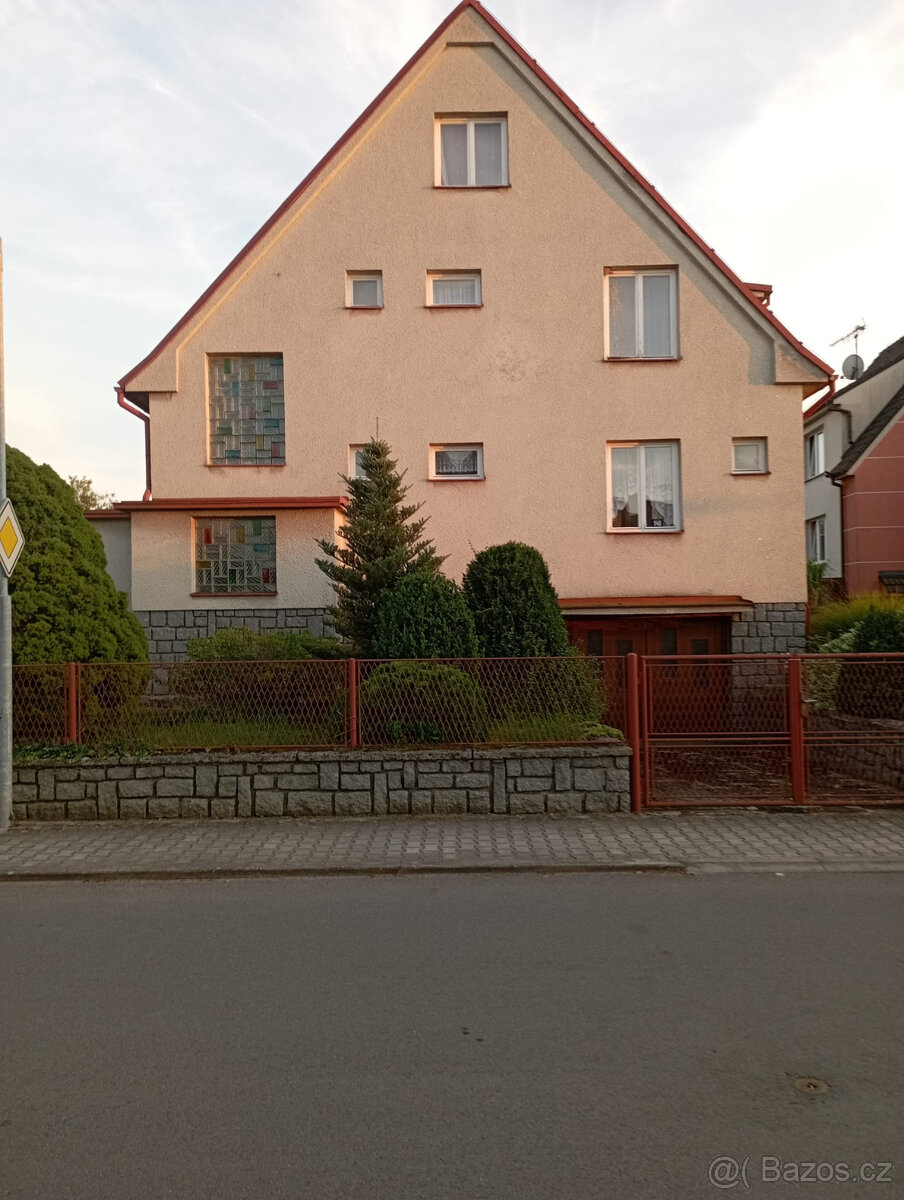 Prodej dvougeneračního RD Kovářov, okr. Písek