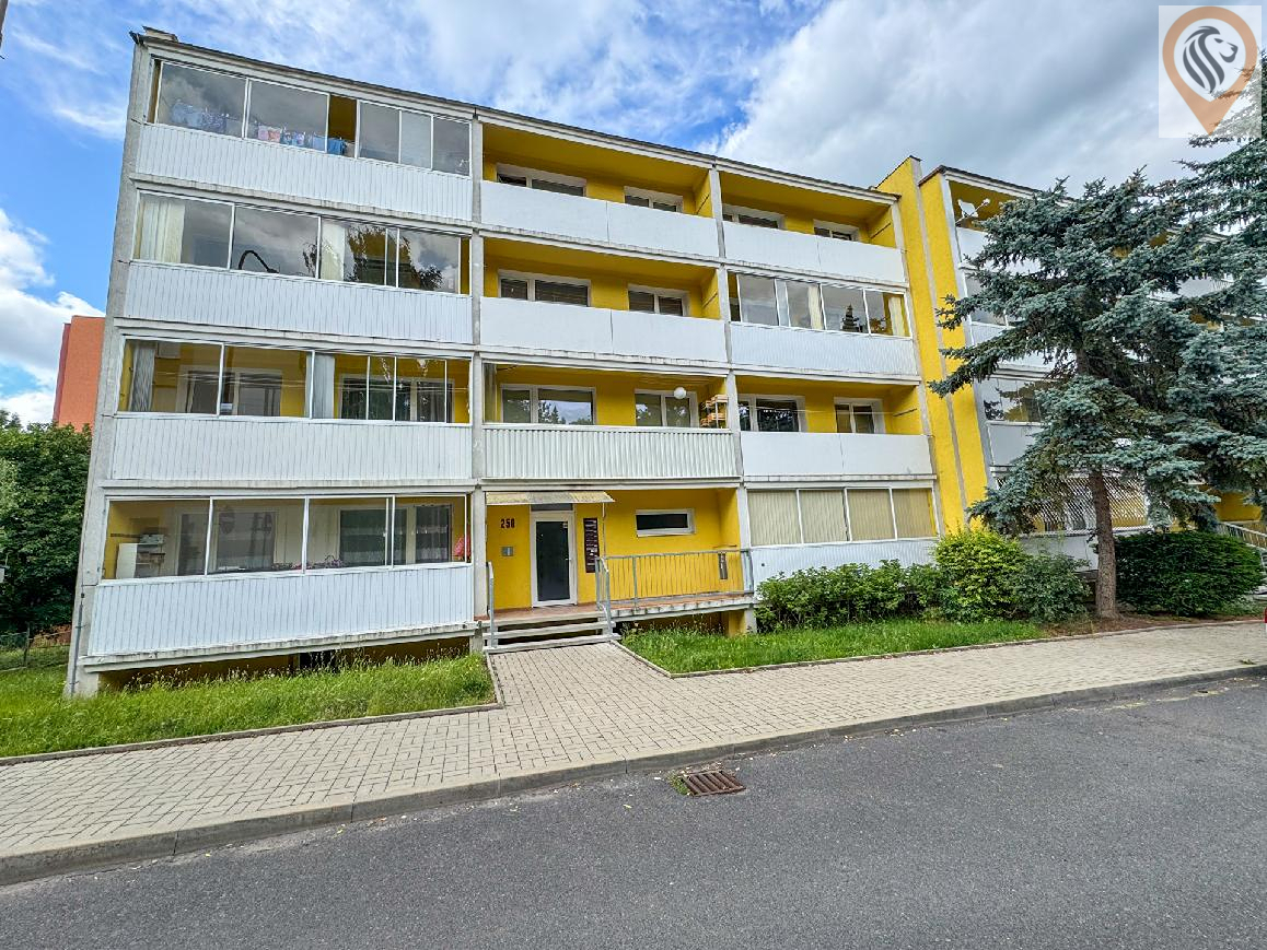 Nabízíme byt v osobním vlastnictví o dispozici 3+1 s lodžií,