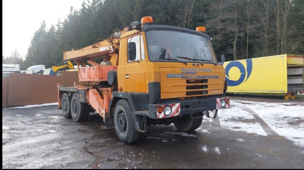 Tatra AV 14 - jeřáb
