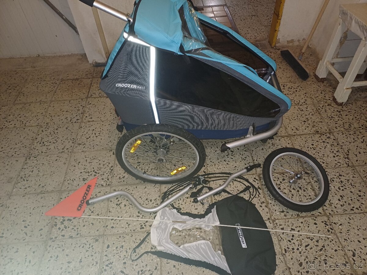 Vozík za kolo Croozer velmi pěkný s vybavou