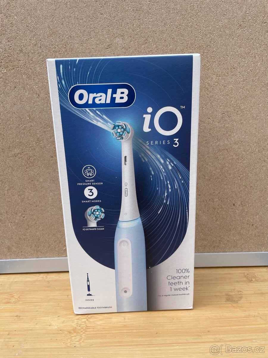 Elektrický kartáček Oral-B iO Series 3 Ice Blue