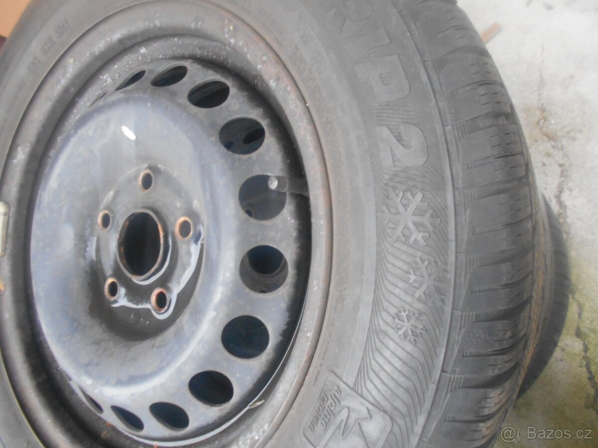 ŠKODA OCTAVIA II PASSAT OBUTÁ KOLA ZIMNÍ 195/65/15