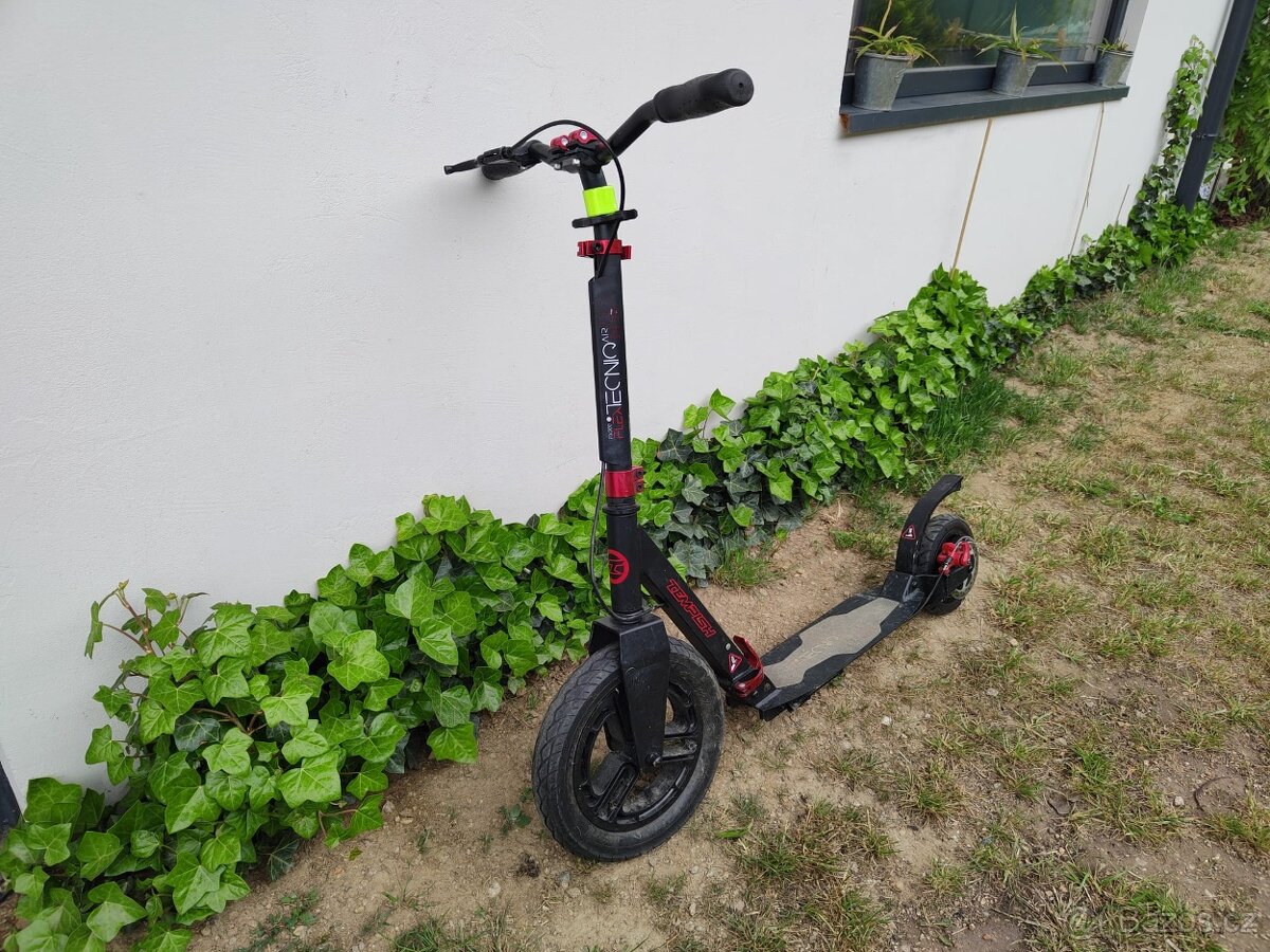 Skládací koloběžka TEMPISH Tecniq Air černá
