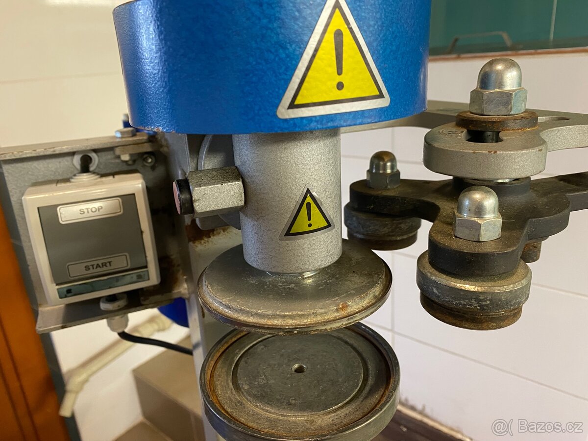 Prodám poloautomatický zavírač konzerv.