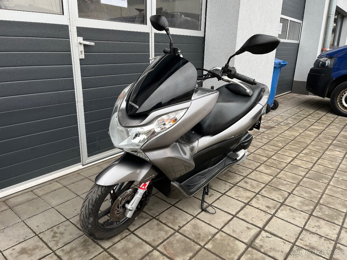 Skútr Honda PCX 125 CZ doklady r.v.2010