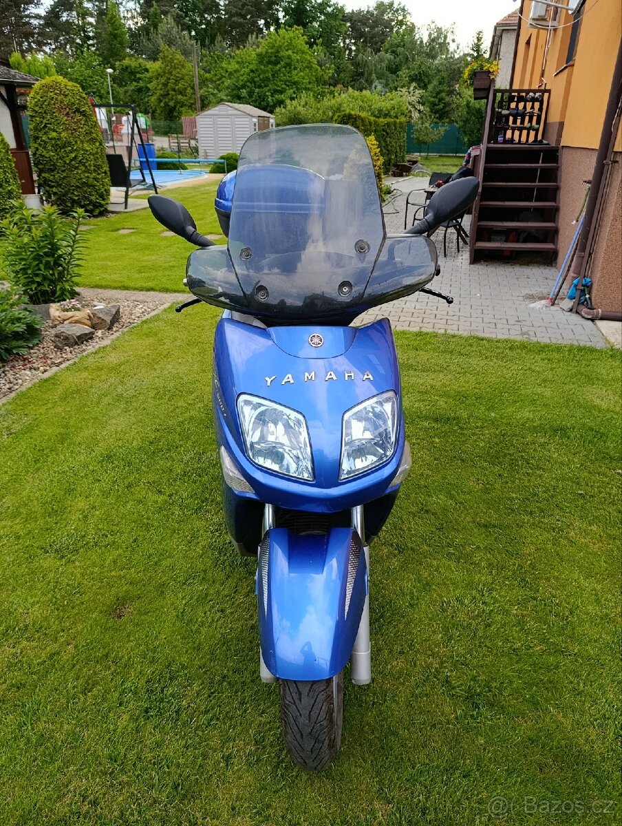 Skútr Yamaha versity 300