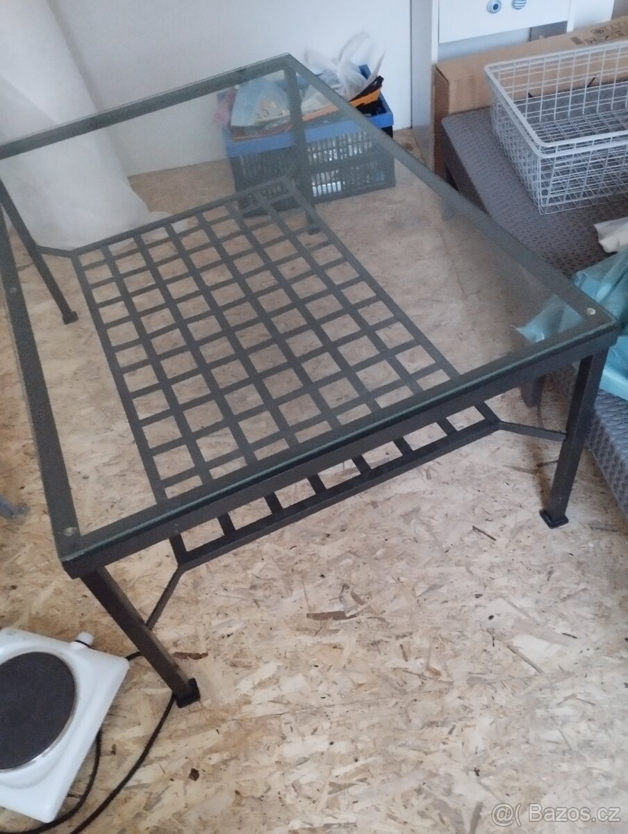stůl ikea