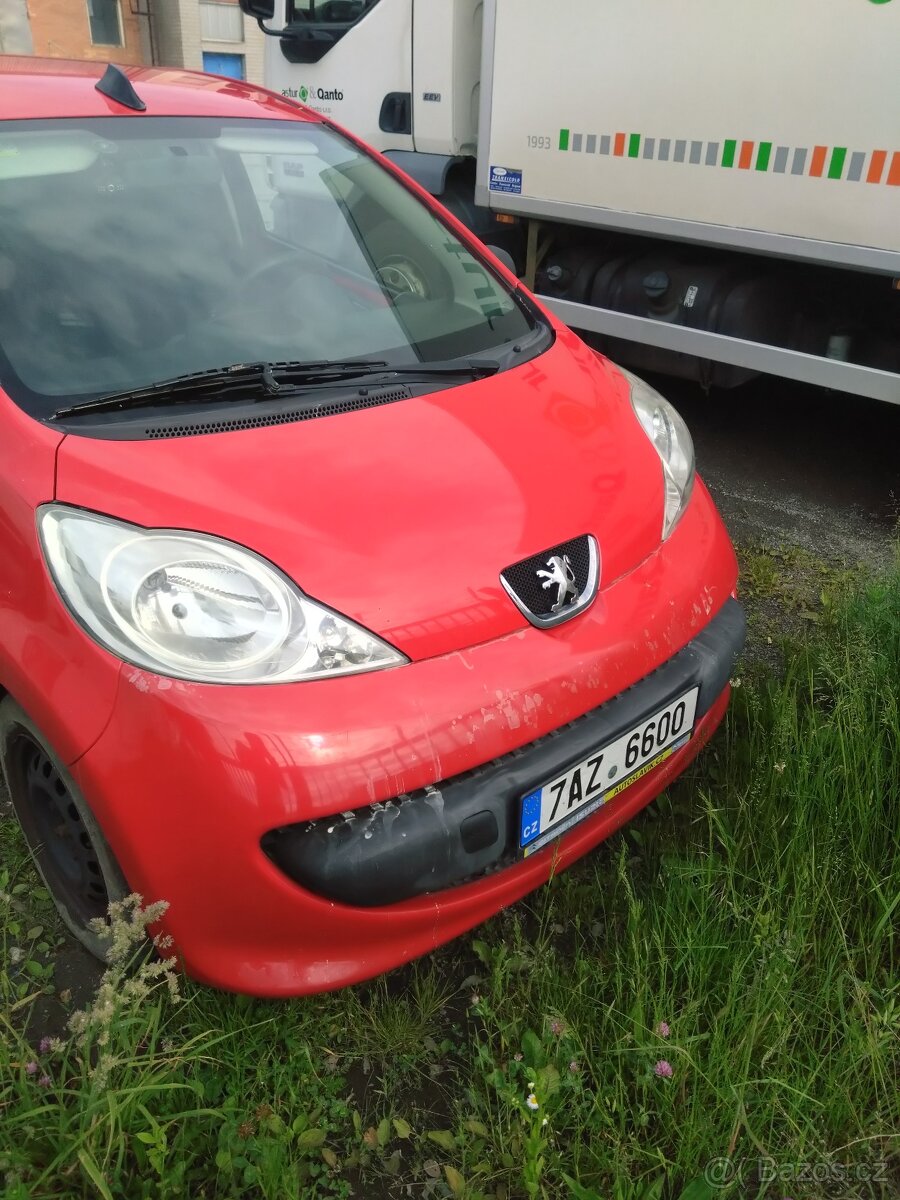 Peugeot 107 Benzín