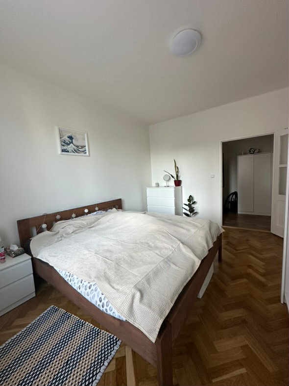 Postel (180x200cm)+lamelové rošty+ 2x matrace (90x200cm)