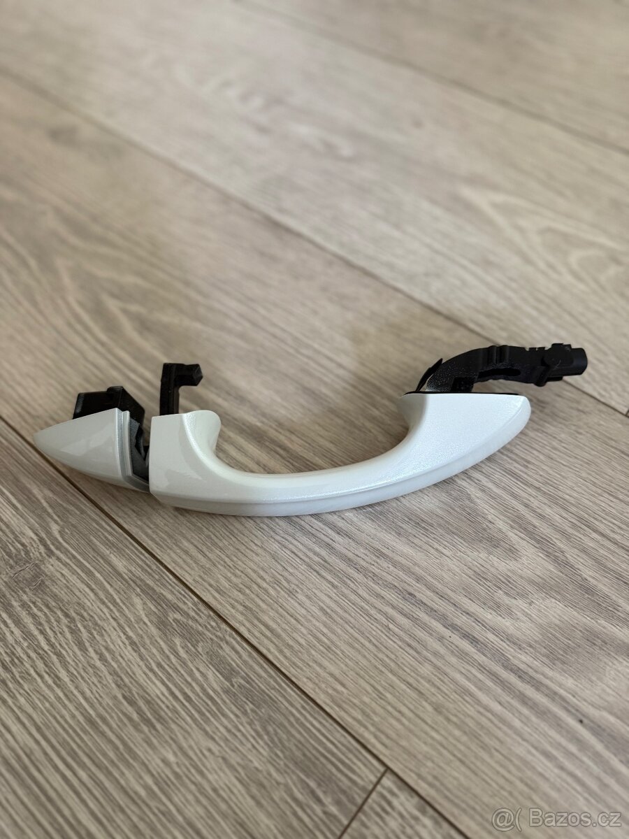 NOVÝ KUS, KLIKA DVEŘÍ PRAVÁ KESSY VW 5G0837206Q 5G0837206R