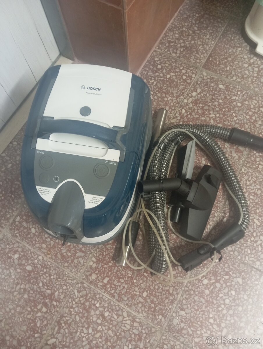 Víceúčelový vysavač Bosch BWD41720 tyrkysový