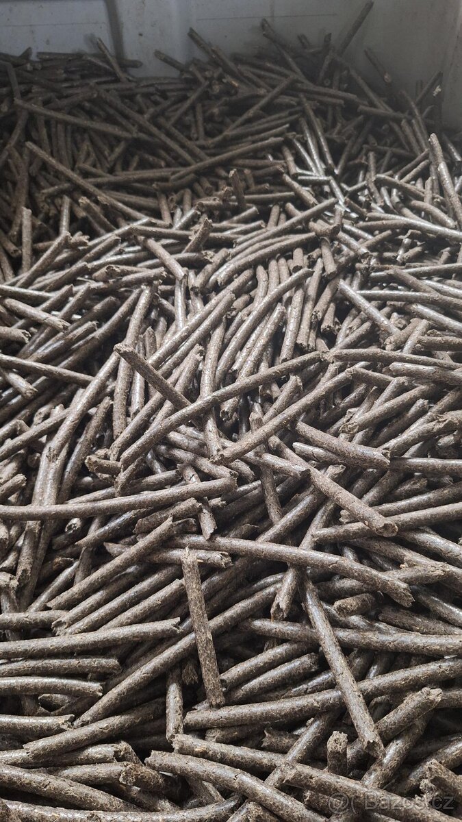 Pokrutiny z řepky a slunečnice