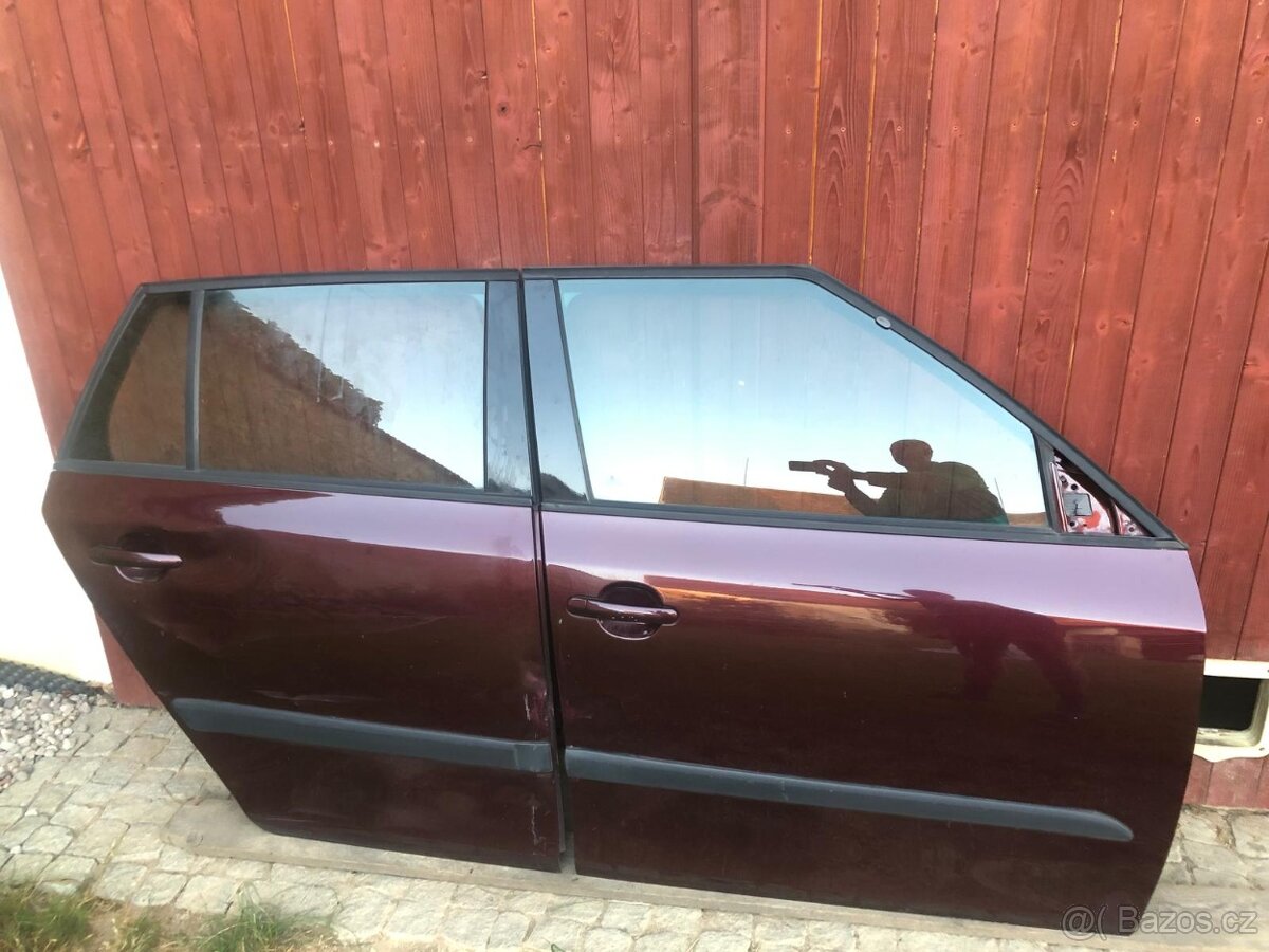 Škoda Fabia II kombi - pravé dveře