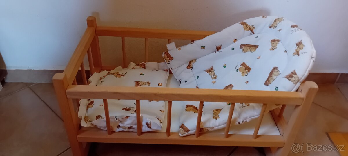 Postýlka pro panenky