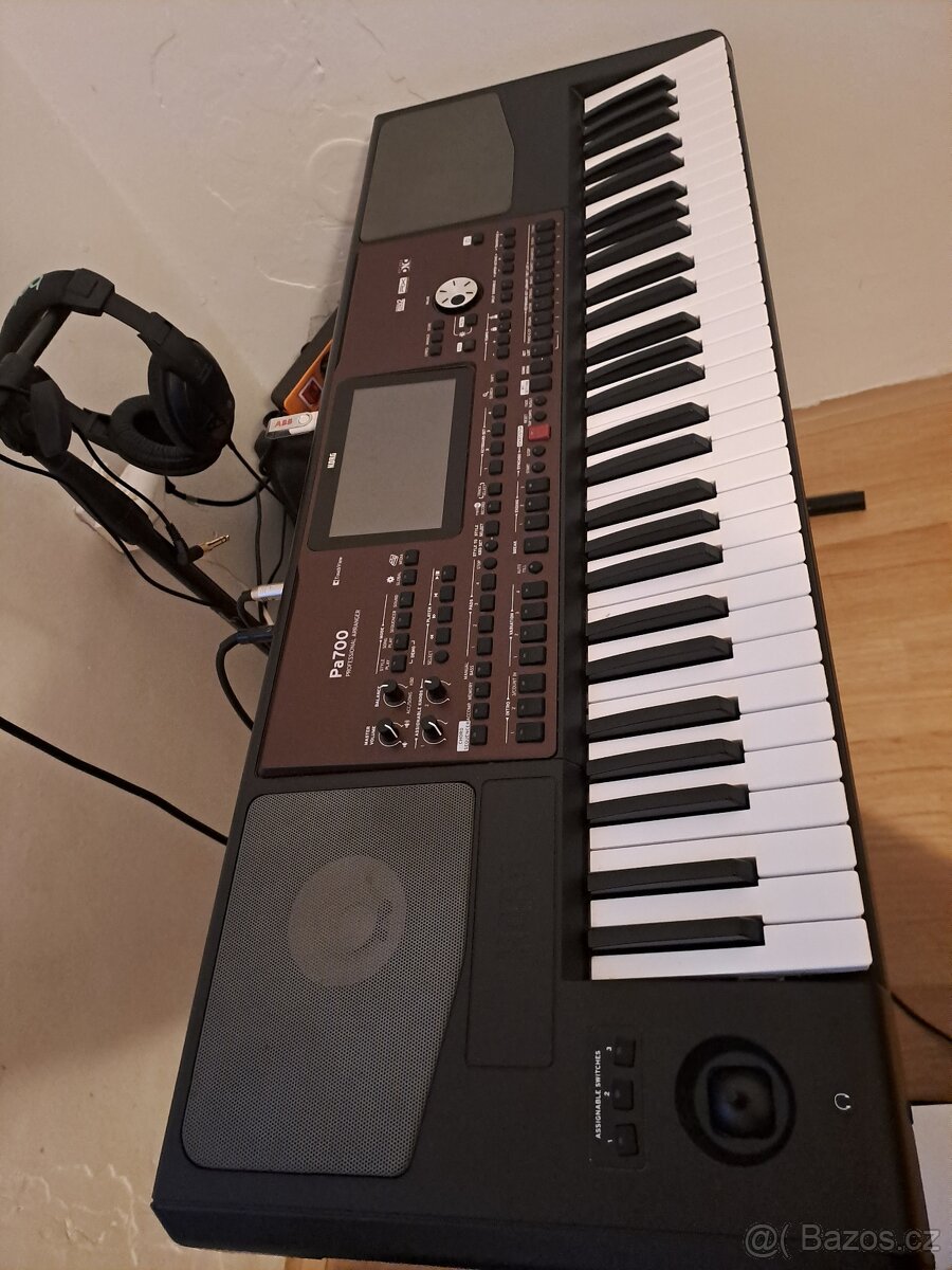 Prodám korg pa 700