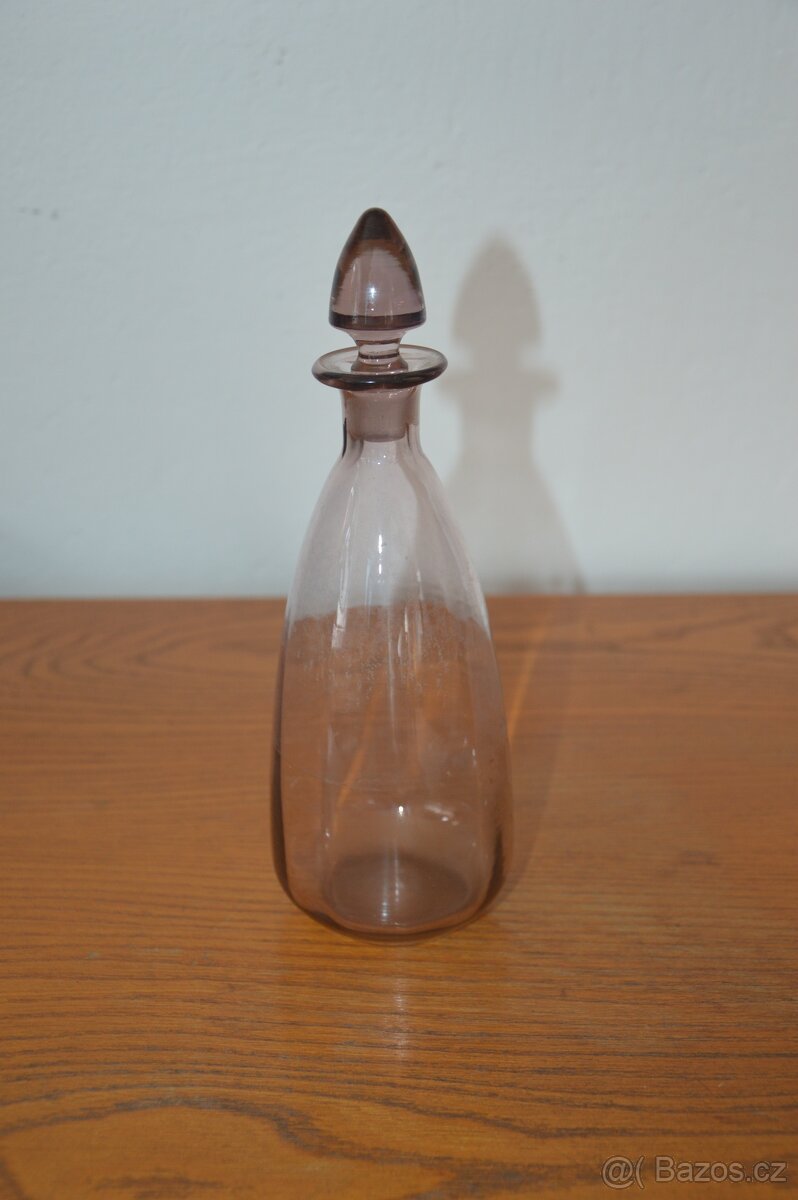 Skleněná karafa