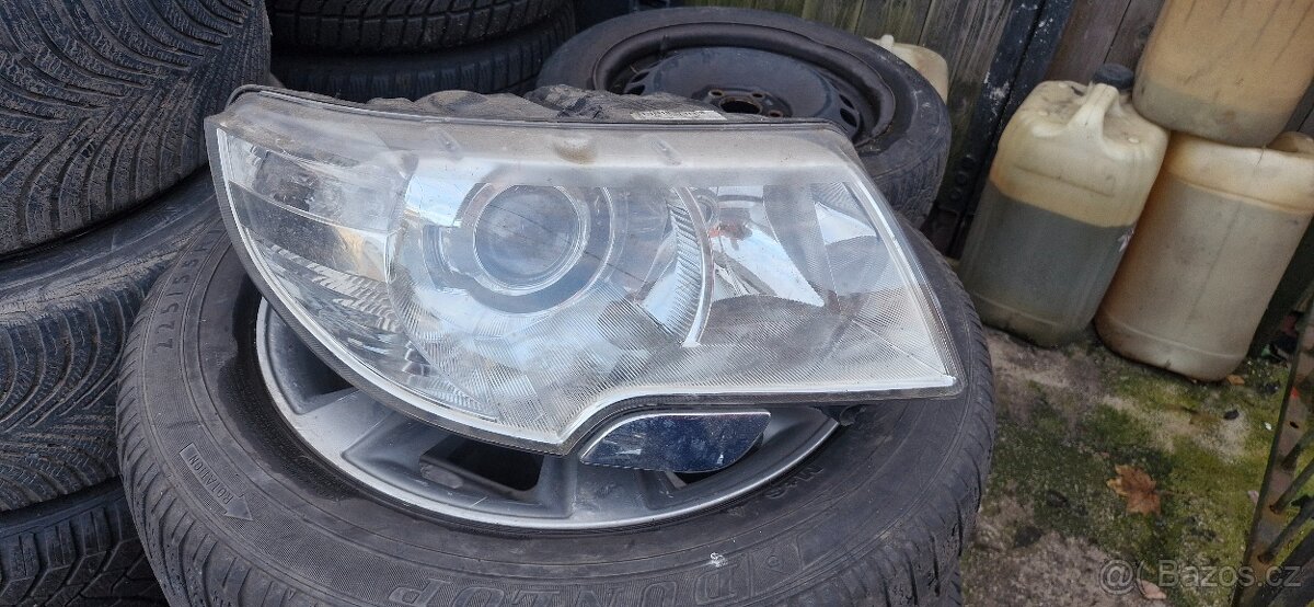 Prave predni svetlo skoda superb 2 xenon