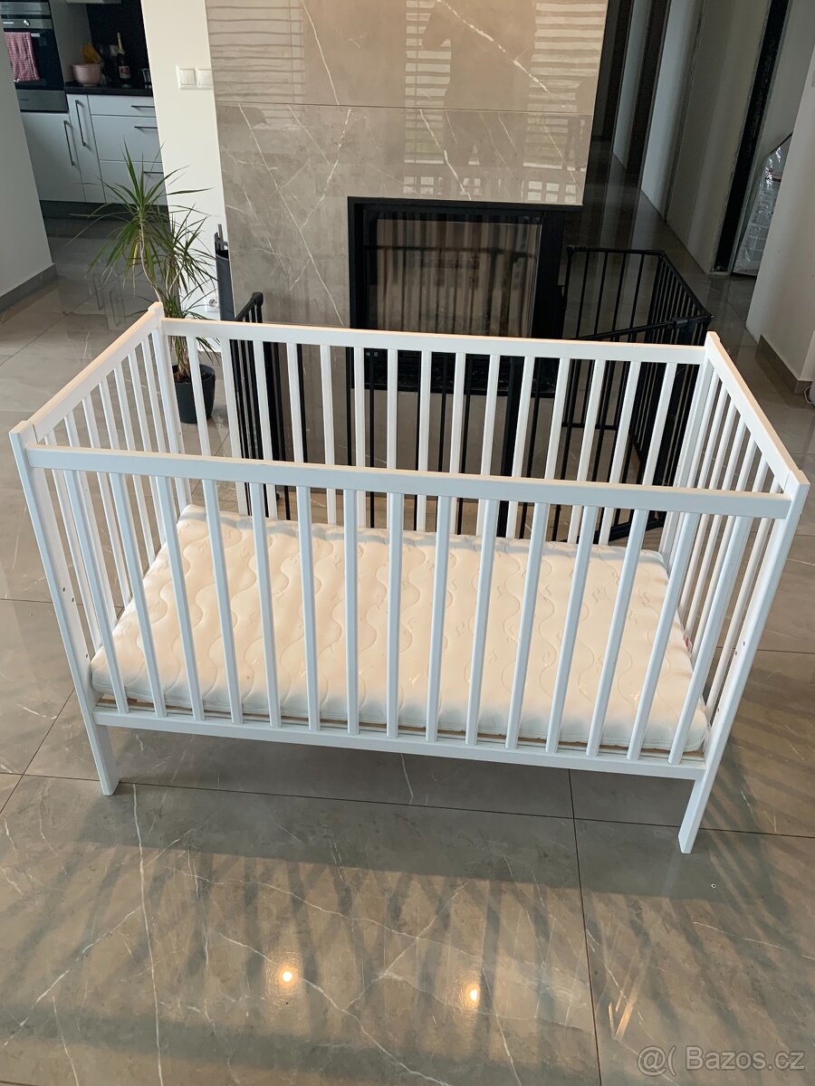 Dětská postýlka, matrace