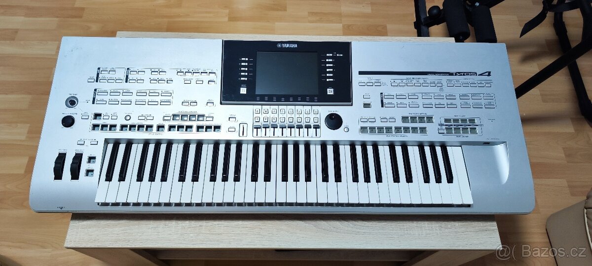 YAMAHA TYROS 4 diely