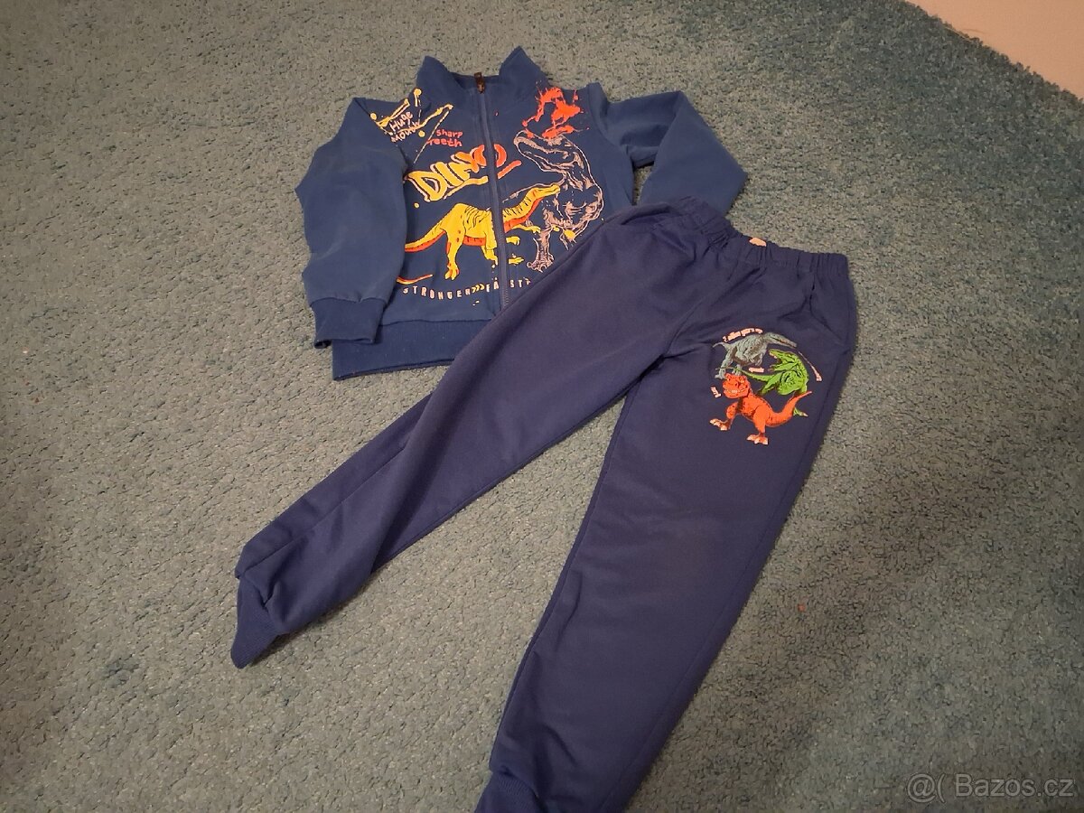 Chlapecka tepláková souprava vel. 128