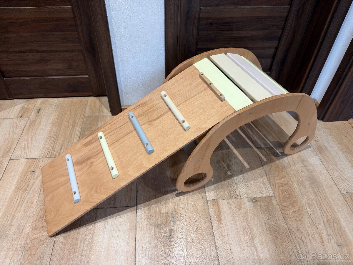Dřevěná houpačka, klouzačka Montessori