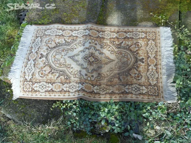 Prodám kobereček - SPĚCHÁ , LEVNĚ