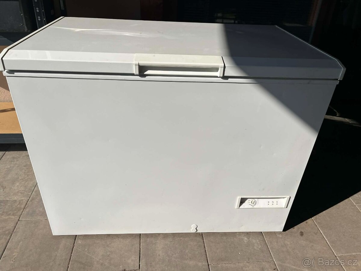 Pultový mrazák 240l