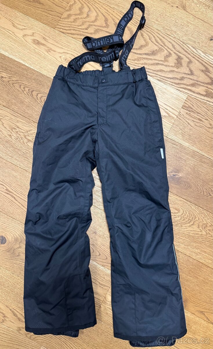 Černé oteplováky Reima