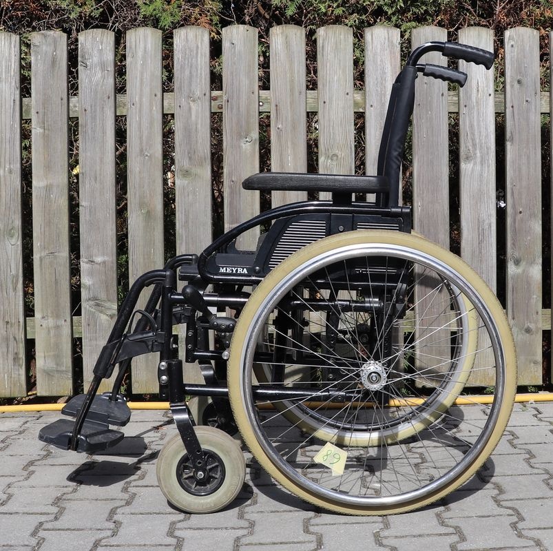 068-Mechanický invalidní vozík Meyra.