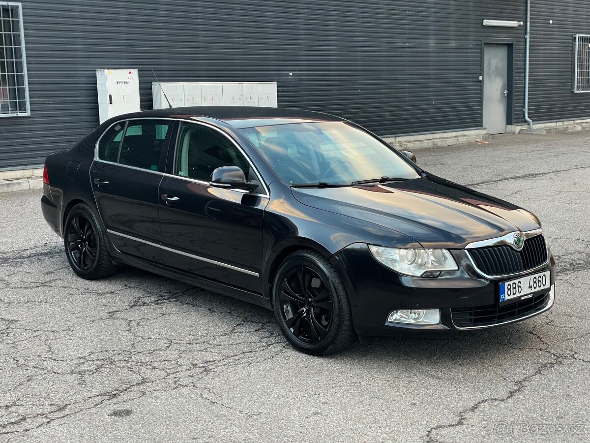 ►► ŠKODA SUPERB 2.0 TDI 103 KW • DSG • COLUMBUS ◄◄