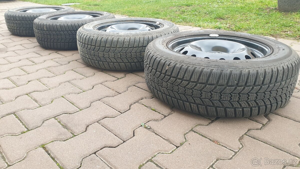 Zimni pneu 205/60 R16