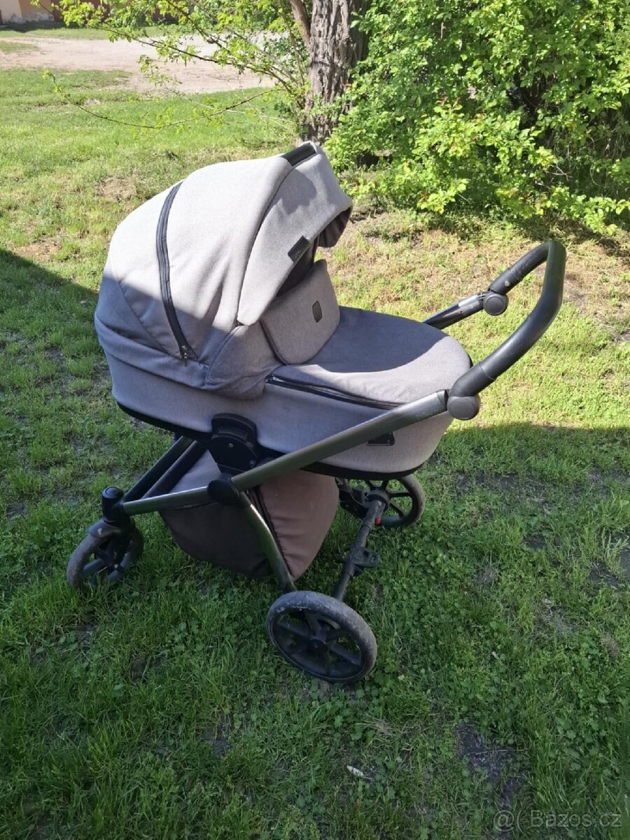 Kočárek Canarelo Previo