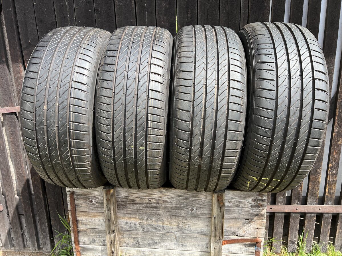 215/55 R17 94V letní sada Michelin