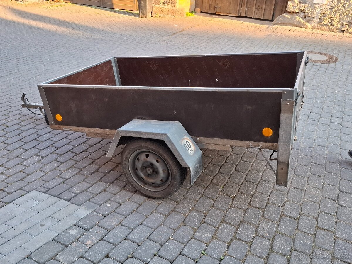 Přívěsný vozík