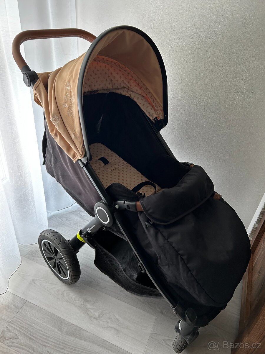 Sportovní kočárek PETITE&MARS Street+ Air