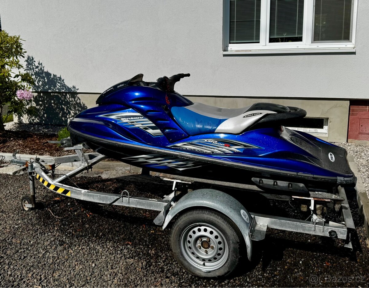 Prodam vodni skutr Yamaha GP1300R 170 koni + vozik
