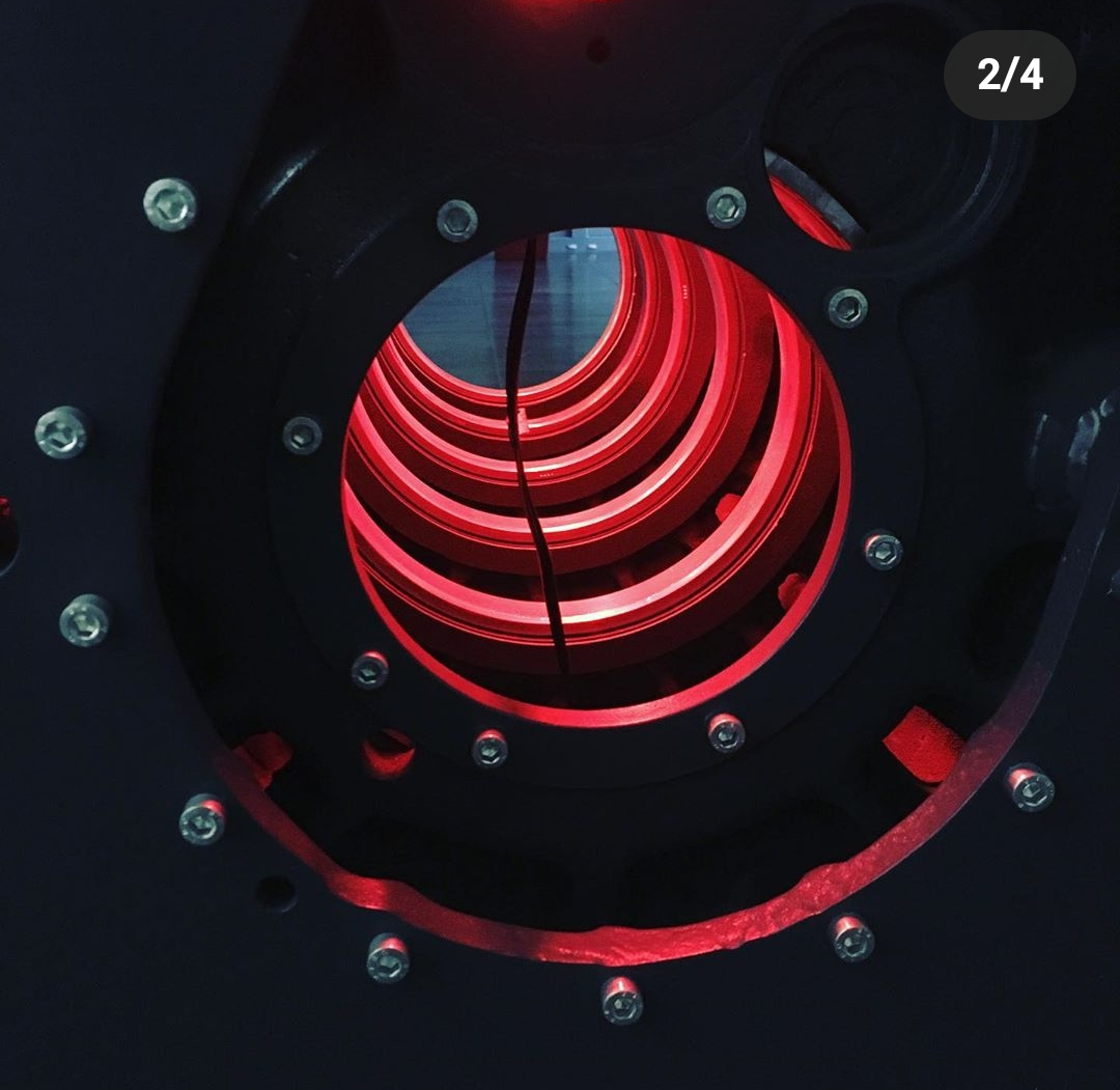 Pomocný mechanik na demontáž vozidel Tatra