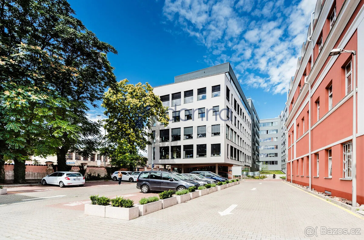 Pronájem obchodního prostoru 1637 m² Nádražní, Praha - Smích